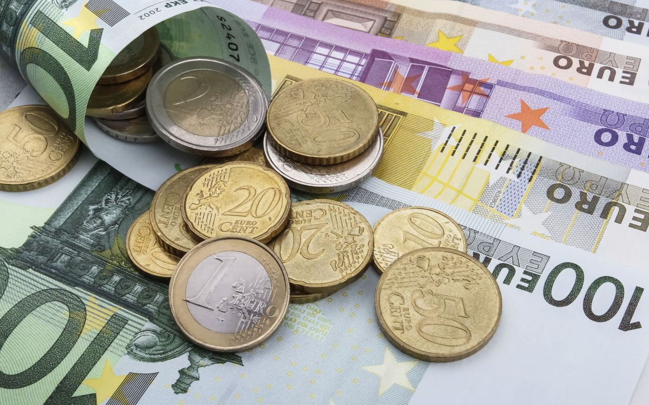 Что ждет рубль, евро и доллар весной? Валютный прогноз