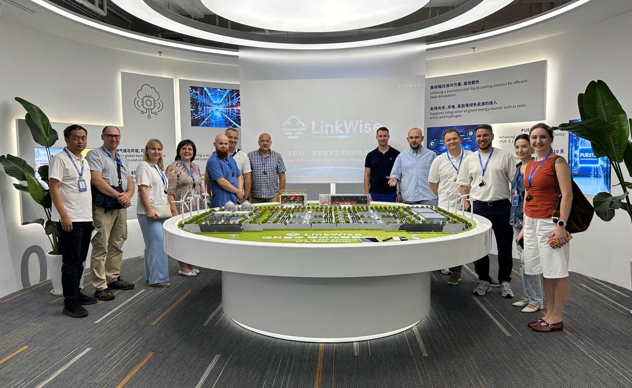 Слушатели МИРБИС на стажировке в Китае, компания LinkWise