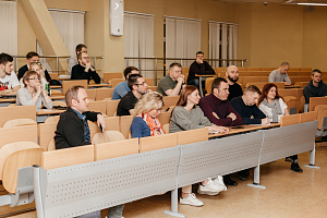В МИРБИС прошел мастер-класс Ярослава Кабакова на тему «Финансовые рынки в период неопределенности»